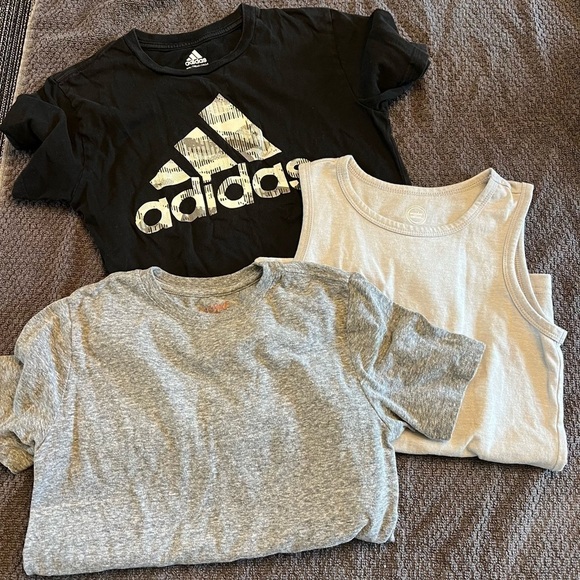 Set of 3 boys shirts, 1 tank, 2 t-shirt great condition! - Picture 1 of 7
